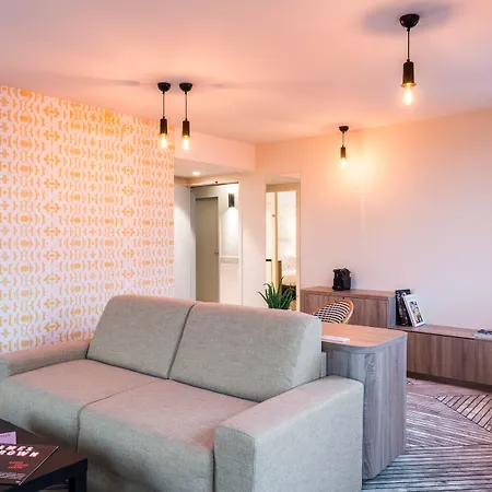 Hotel The Originals Boutique, Maison Montmartre Les Puces 4*