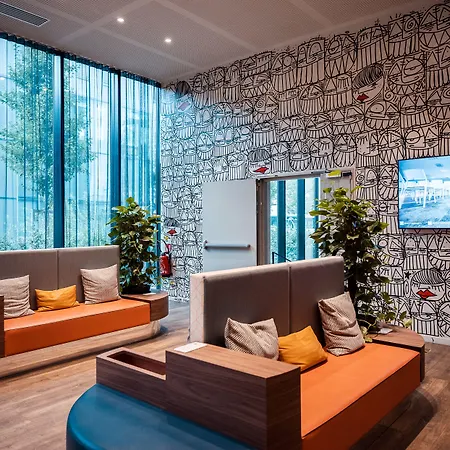 Hotel The Originals Boutique, Maison Montmartre Les Puces 4*