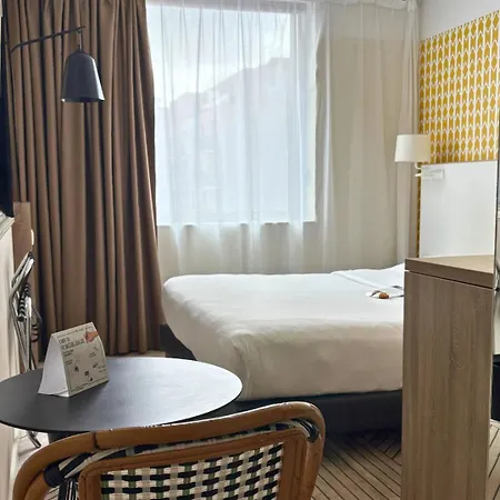 Hotel The Originals Boutique, Maison Montmartre Les Puces Paris