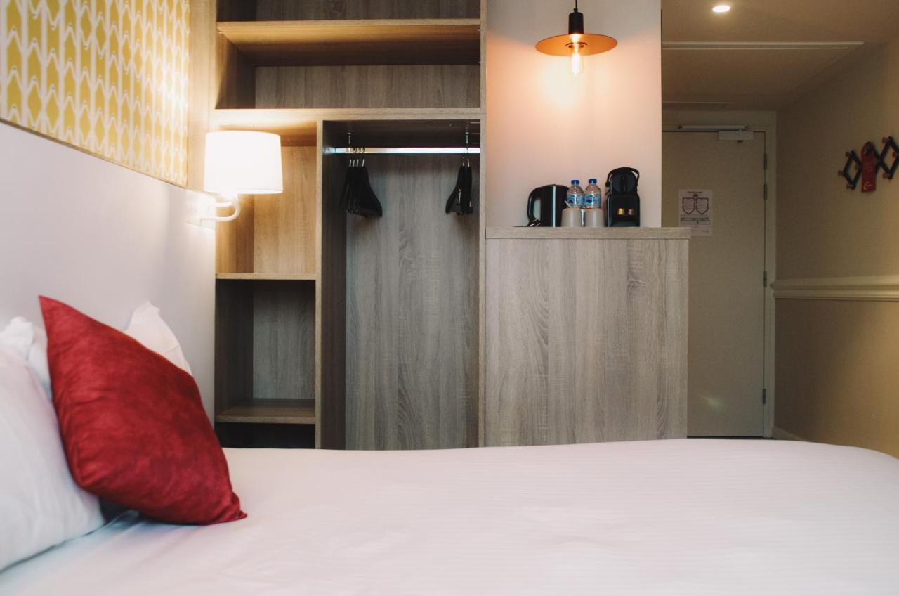 The Originals Boutique, Maison Montmartre Les Puces Hotel Parigi