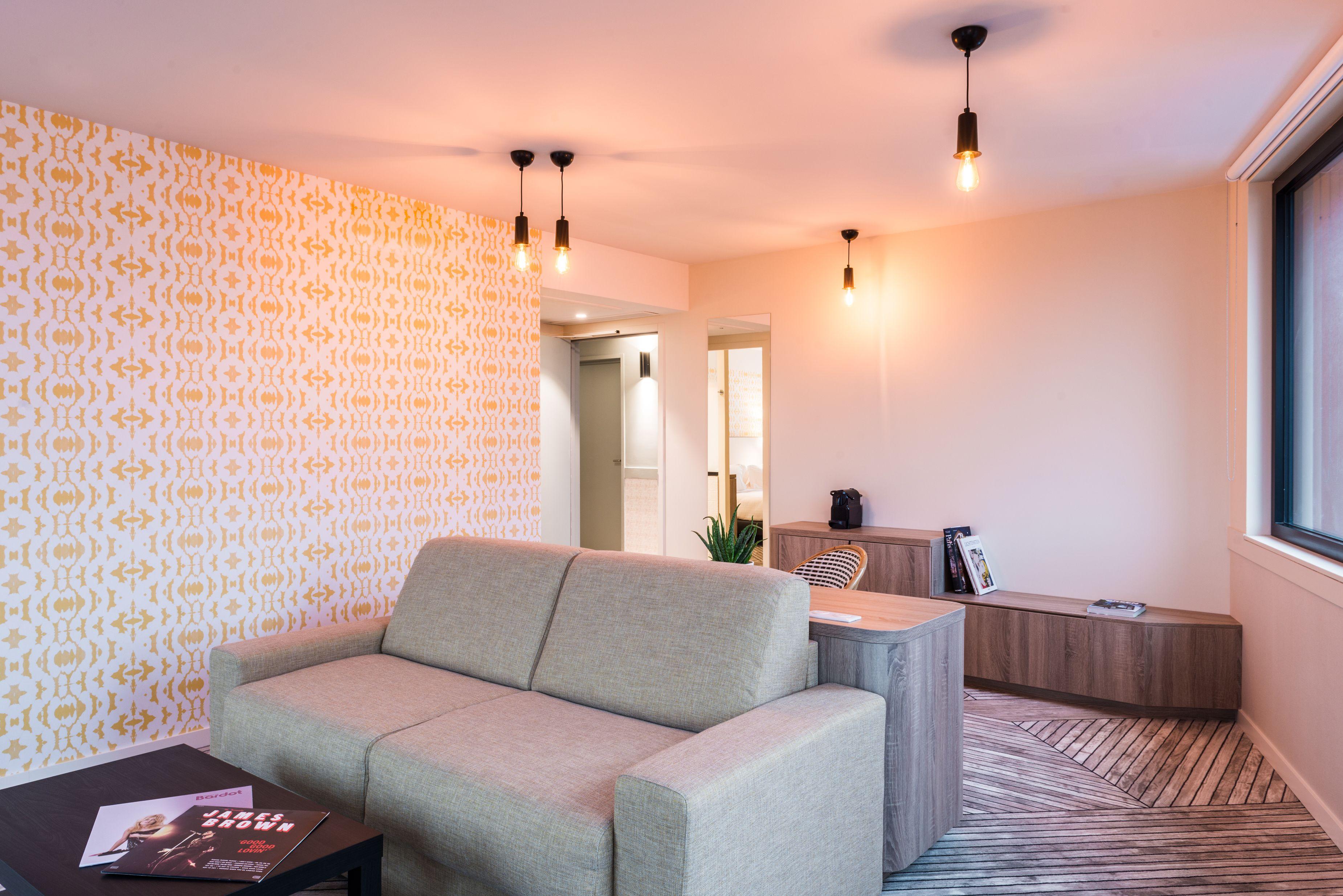 Hotel The Originals Boutique, Maison Montmartre Les Puces 4*